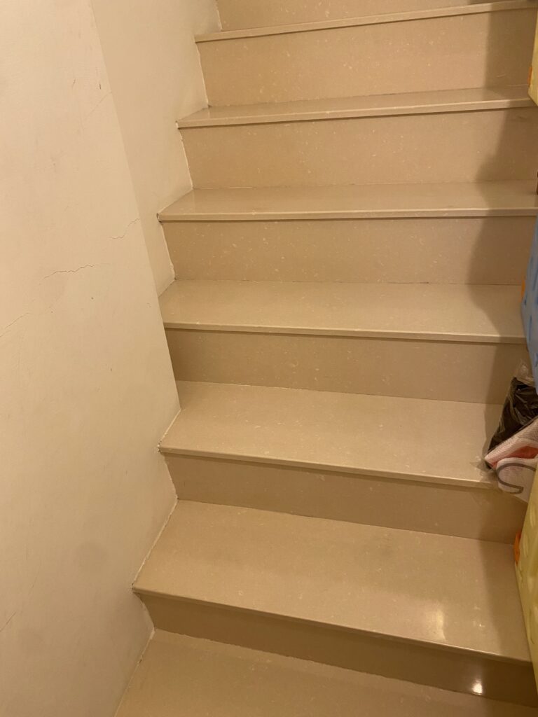 cleaning-supplies-3 拋光石英磚面樓梯