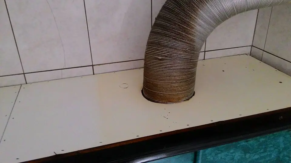 kitchen-cleaning-3 洗乾淨的抽油煙機上方